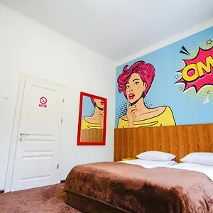 2* Hostel Pop Art